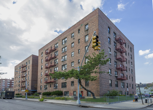 3255 Shore Pky in Brooklyn, NY - Building Photo - Building Photo