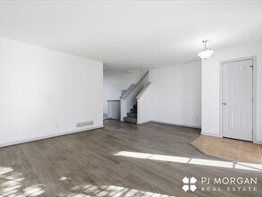 19378 V St in Omaha, NE - Building Photo - Building Photo