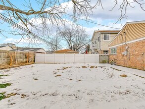 46567 W 83rd St in Chicago, IL - Building Photo - Building Photo