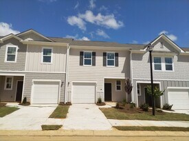 306 Penn Sta Wy in Euharlee, GA - Building Photo