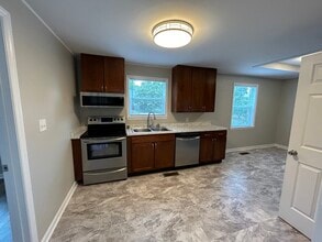 1000 McHann Dr in Chattanooga, TN - Foto de edificio - Building Photo