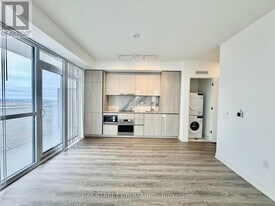 8 Interchange Wy in Vaughan, ON - Building Photo