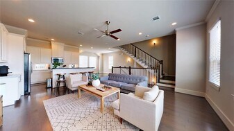 2724 Rutland St in Houston, TX - Building Photo