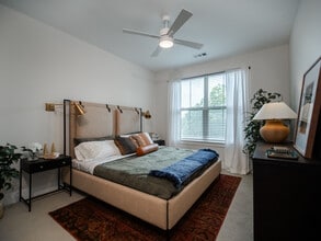 The Kelsey at Scofield Farms in Austin, TX - Foto de edificio - Building Photo
