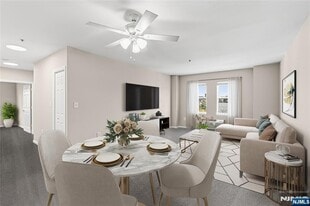 905 River Rd in Edgewater, NJ - Building Photo