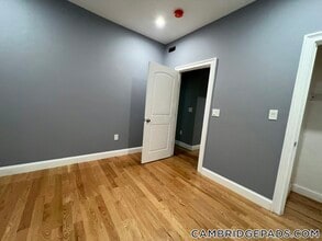 339 Cambridge St in Cambridge, MA - Foto de edificio - Building Photo