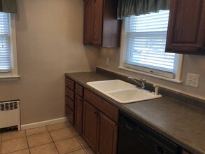 920 21st Avenue A, Unit 11S in East Moline, IL - Building Photo - Building Photo