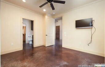 1752 Gruene Vineyard Crossing in New Braunfels, TX - Building Photo - Building Photo