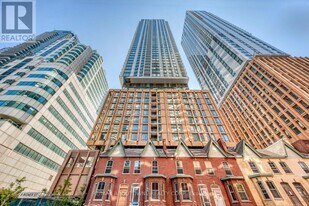 8 Widmer St in Toronto, ON - Building Photo