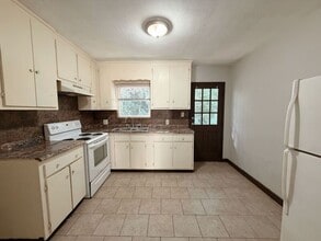 155 Sycamore Ln in Athens, GA - Building Photo - Building Photo