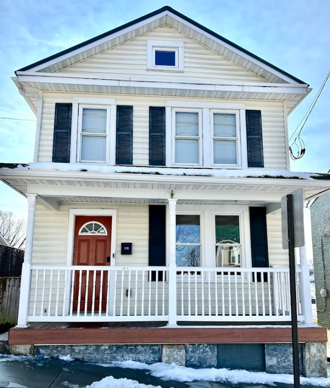 property at 118 W Potomac St