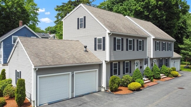 property at 9 Fitch Ct