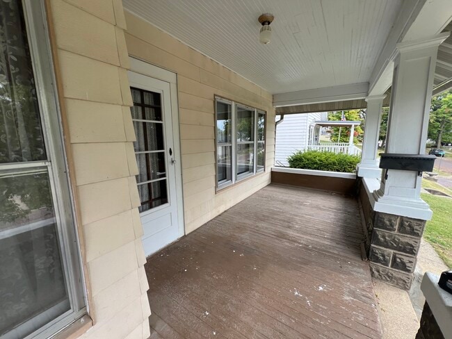 24 Sunnyside Dr in Fort Madison, IA - Foto de edificio - Building Photo