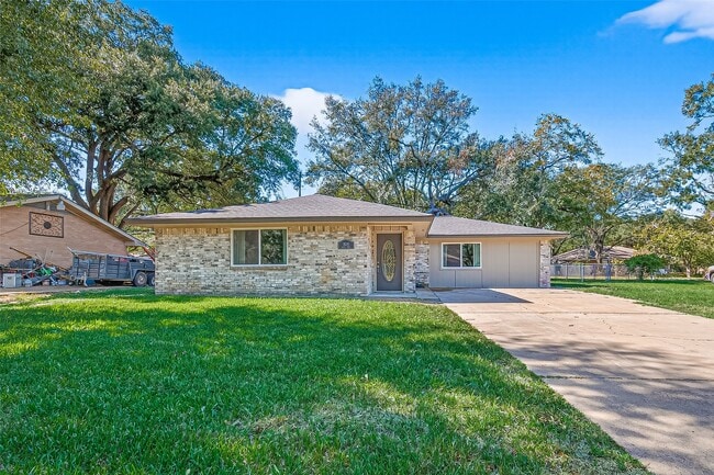 1611 Drexel Dr in Katy, TX - Building Photo - Building Photo