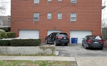 143 E Sidney Ave in Mount Vernon, NY - Building Photo - Building Photo