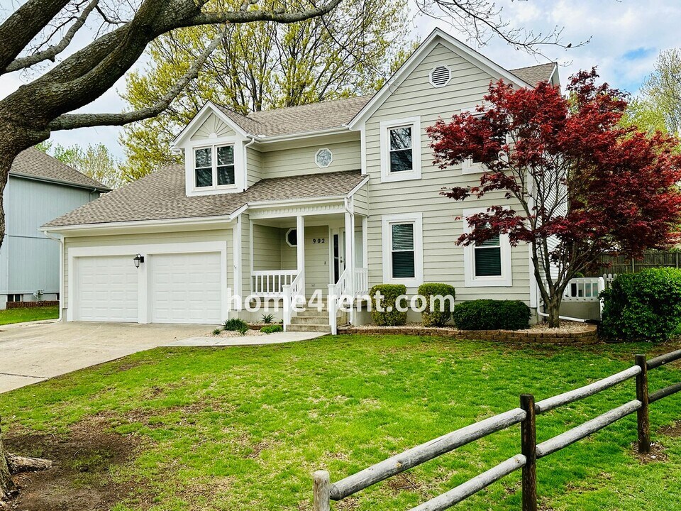 902 Sherman Pkwy in Belton, MO - Building Photo
