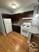 8504 Waukegan Rd in Morton Grove, IL - Foto de edificio - Building Photo