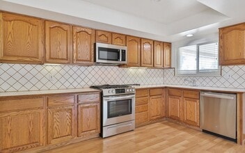 1917 Hobart Dr in Camarillo, CA - Building Photo - Building Photo