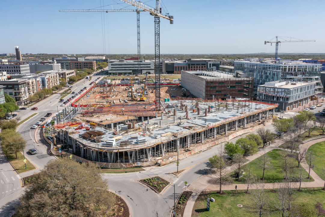 Parkside at Mueller in Austin, TX - Foto de edificio