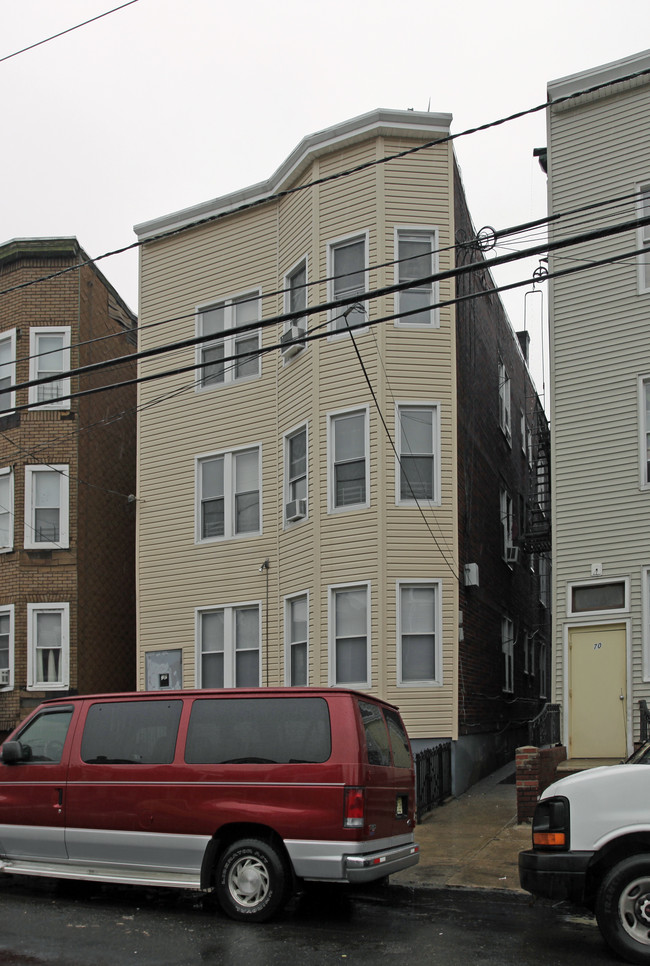 72 Sherman St in Passaic, NJ - Building Photo - Building Photo