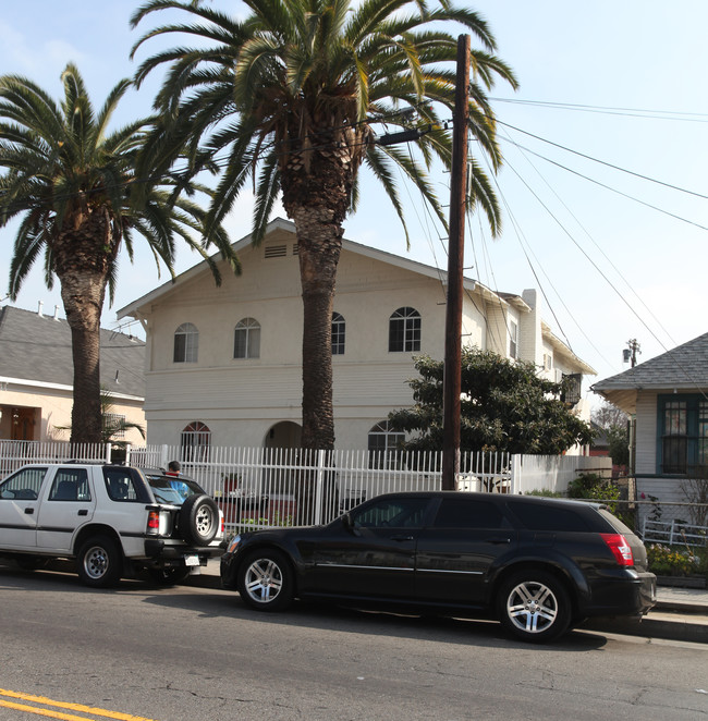 2510-2516 Maple Ave in Los Angeles, CA - Building Photo - Building Photo