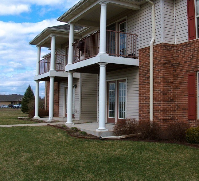 1106 Heather Dr, Unit 1 in Mahomet, IL - Foto de edificio