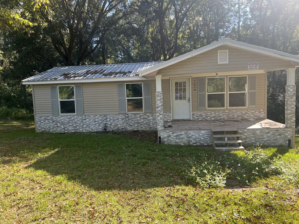 1678 Shady Rest Rd in Havana, FL - Building Photo