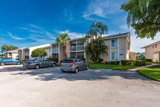 13870 Oneida Dr in Delray Beach, FL - Building Photo - Building Photo