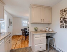 438 Old Bedford Rd in Concord, MA - Foto de edificio - Building Photo