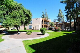 17211 N 35th Ave in Phoenix, AZ - Building Photo