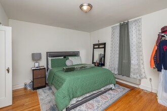 Melrose Court Apartments in Elkins Park, PA - Building Photo - Interior Photo