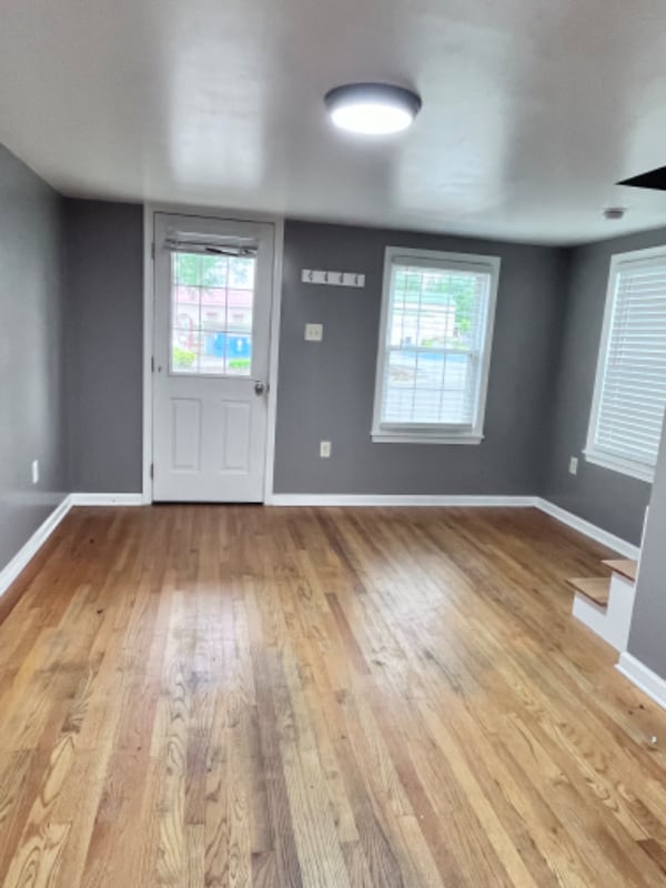 224 Dingledine St in Woodstock, VA - Foto de edificio - Building Photo