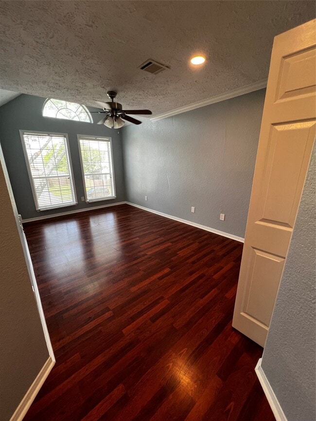 7719 Valera Ln