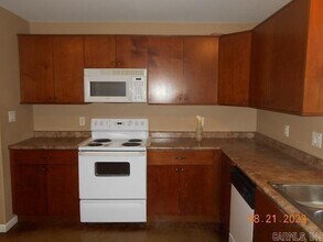 20621 Cole Ln in Hensley, AR - Foto de edificio - Building Photo