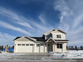 4039 Snowberry Ave in Evergreen, MT - Building Photo