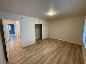 15550 Vanowen St in Los Angeles, CA - Building Photo - Building Photo