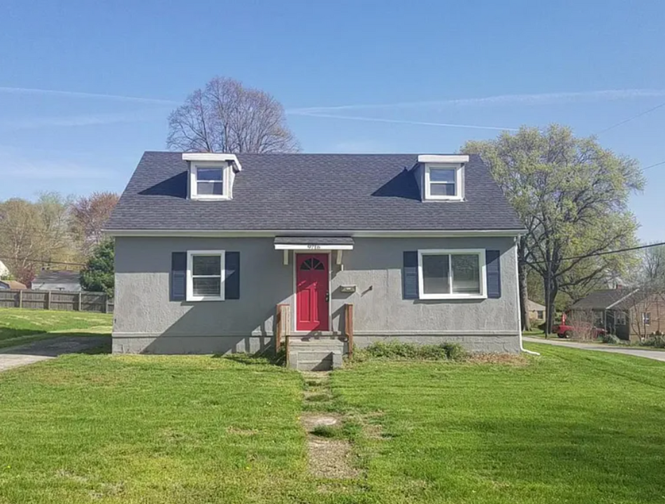 9716 E 66th St in Raytown, MO - Building Photo