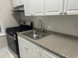 328 61st St in West New York, NJ - Building Photo