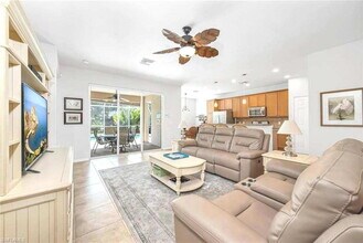 28011 Pisces Ln in Bonita Springs, FL - Foto de edificio - Building Photo
