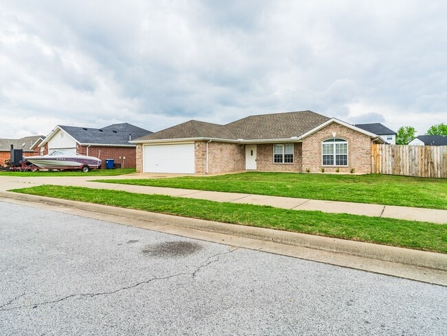 2402 SW 19th St in Bentonville, AR - Building Photo - Building Photo