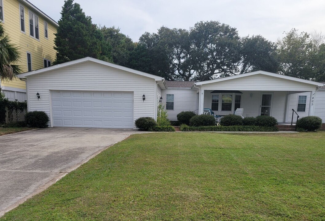 405 Alabama Ave in Carolina Beach, NC - Building Photo