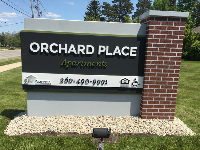 Orchard Place Apartments in Fort Wayne, IN - Building Photo - Building Photo