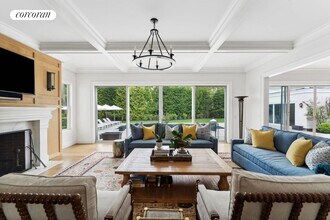 361 Madison St in Sag Harbor, NY - Building Photo - Building Photo