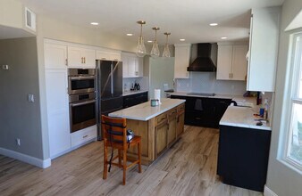 50950 Pine Canyon Rd in King City, CA - Building Photo - Building Photo