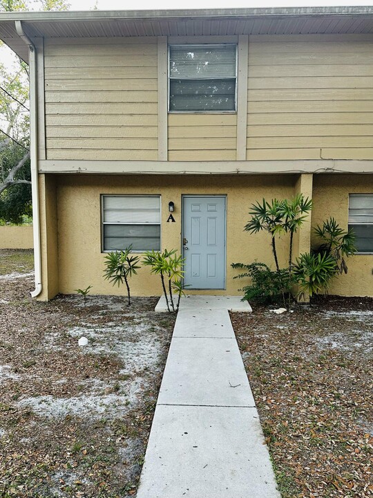 2019 Oleander Blvd in Fort Pierce, FL - Building Photo