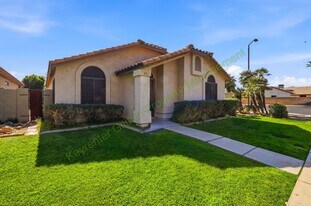 801 E Vaughn Ave in Gilbert, AZ - Building Photo