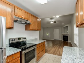 919 Crestmere St in Charlotte, NC - Building Photo - Building Photo