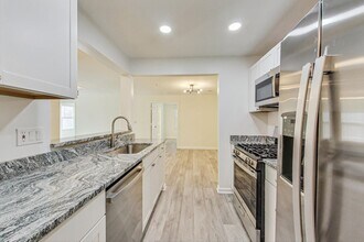 15300 Diamond Cove Ter in Rockville, MD - Building Photo - Building Photo