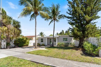 543 NE 3rd Ave in Delray Beach, FL - Building Photo - Building Photo