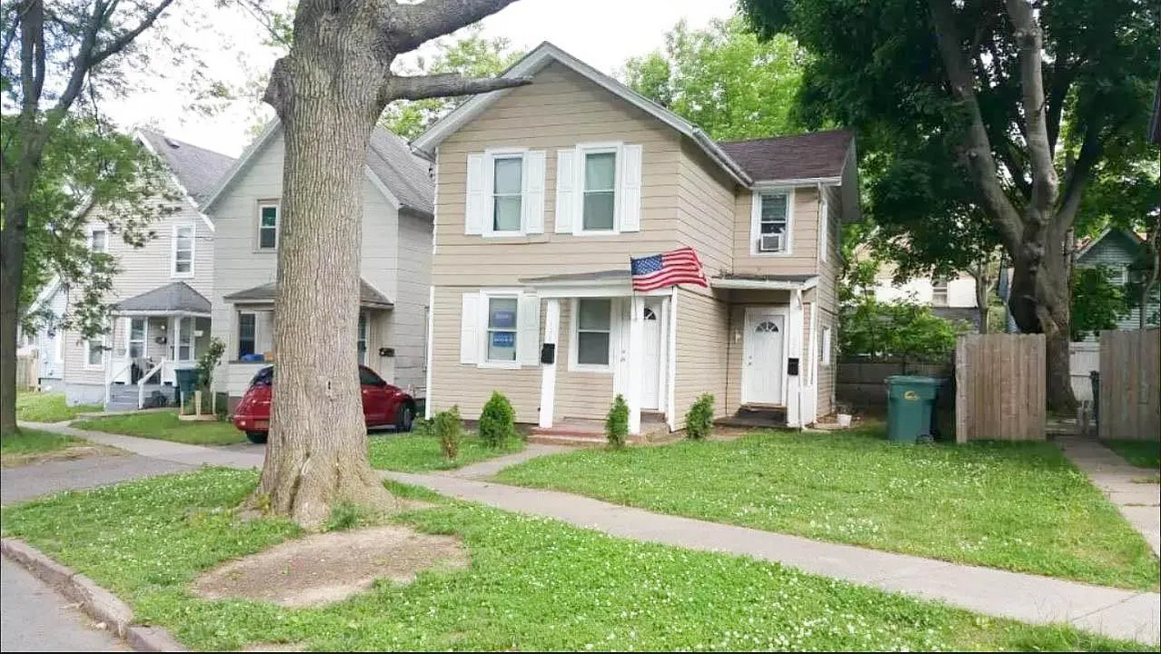 128 Cottage St, Unit 2 in Rochester, NY - Building Photo